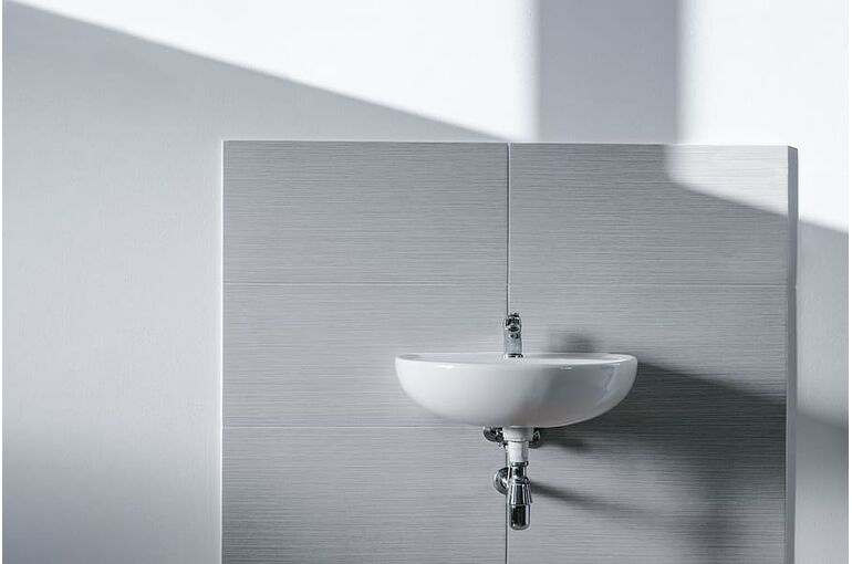 interior-tile-shadow-wall
