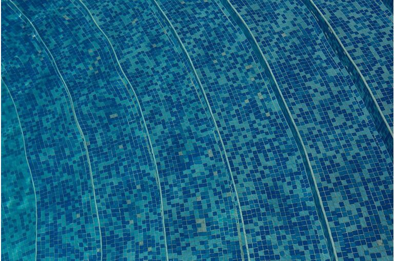 summer-water-vacation-pool