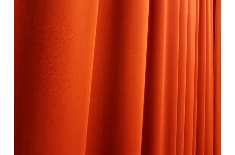 red-curtain-stage-lines