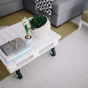 magazines-white-table-wooden